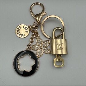 Authentic Louis Vuitton Lock & Key on Unbranded Bag Charm Key Chain Gold Black
